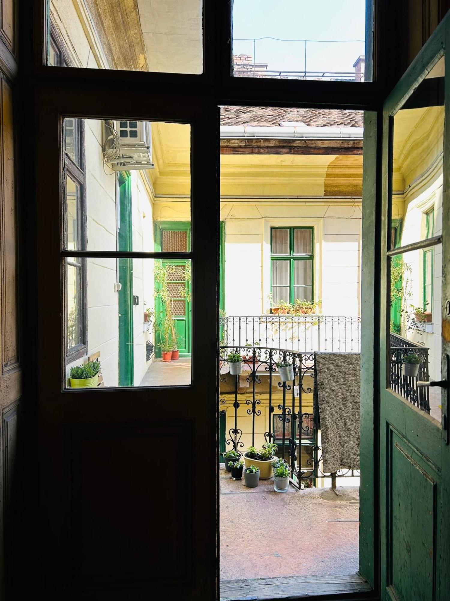Apartment Rakoczi Boulevard 47 Budapest